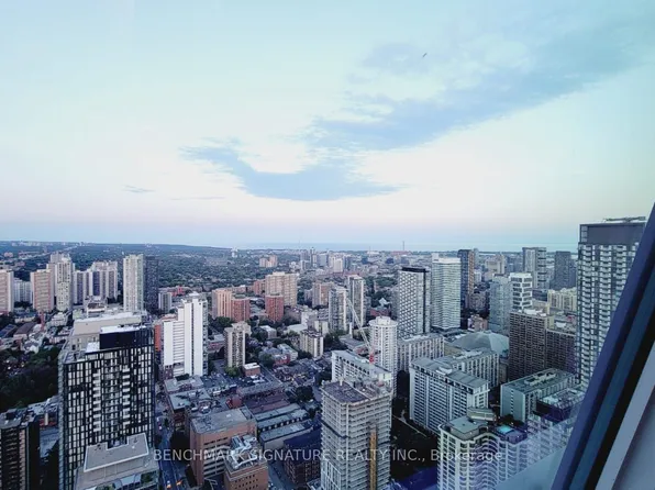 8 Wellesley St W, Toronto, ON