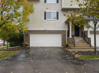 363 Evergreen Cir, Gilberts, IL 60136