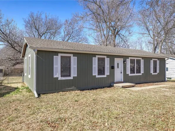 709 N Woodland St, Olathe, KS 66061