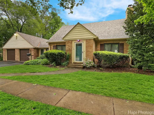 318 2nd Ave, Libertyville, IL 60048