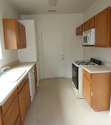 3rd image of 887 S Maryess Dr