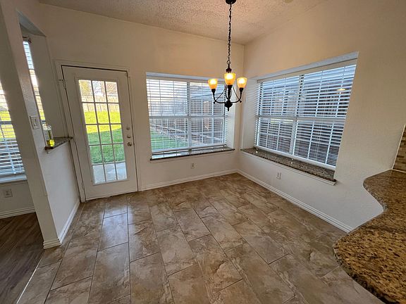 4th image of 805 Summerwood Dr