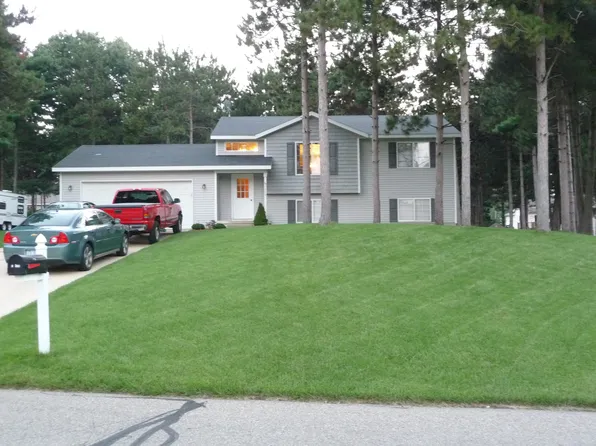 7246 High Timber Dr, Greenville, MI 48838