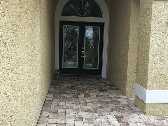 3rd image of 10123 Downey Ln