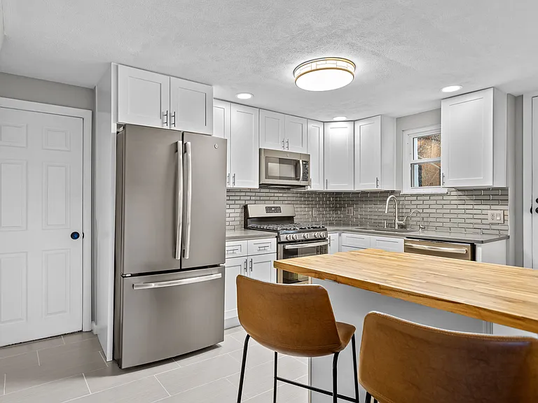 2 Gregory St — Photo 6