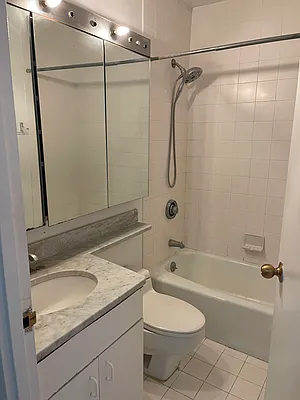 Rented by YKLL LLC | media 25