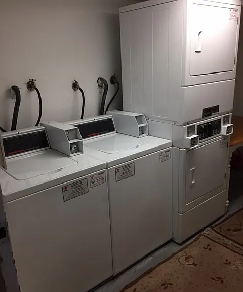 1470 California St #6 — Photo 18