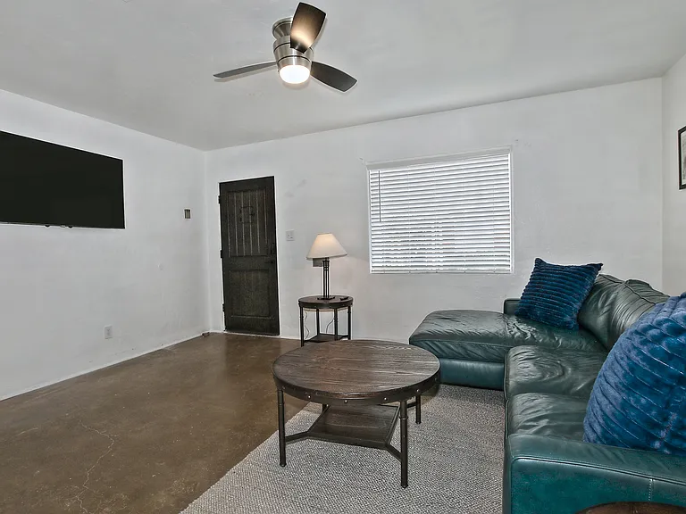 W Earll Dr — Photo 11
