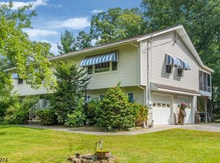 20 Little Pond Ln, West Milford, NJ 07480