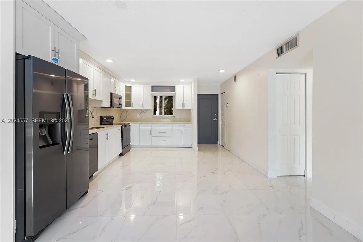Building Photo - 7920 Camino Real #109