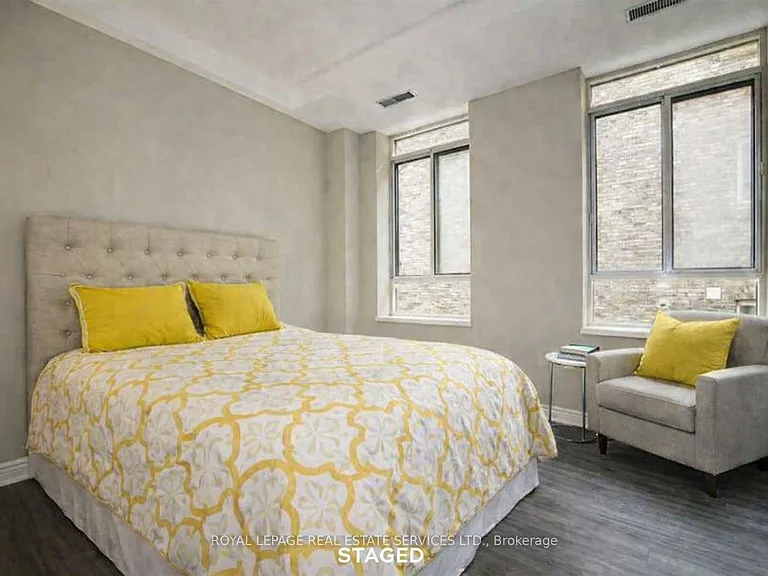 135 Maitland St #302 — Photo 5