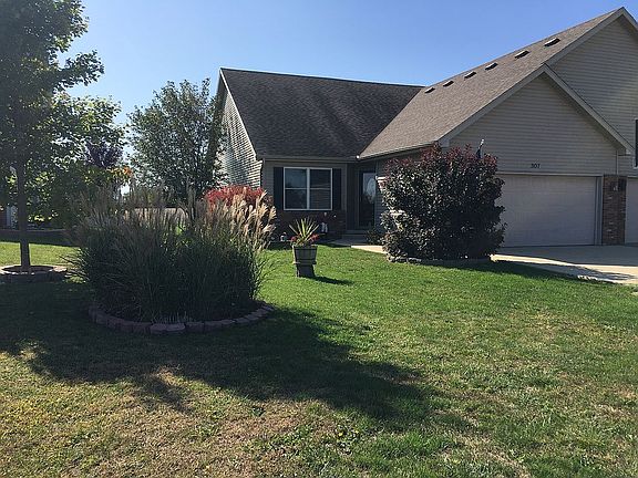 3rd image of 307 Burcham Dr
