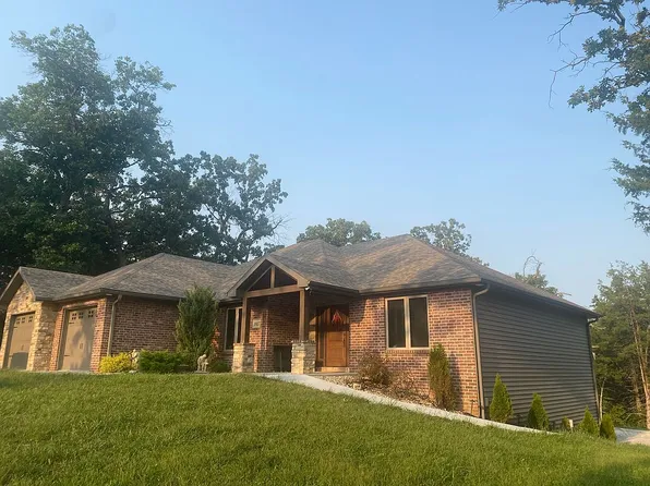 1017 Hunters Ct, Jefferson City, MO 65101