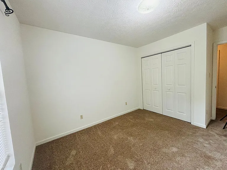 514 Craig St — Photo 7