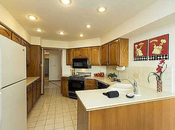 4th image of 5838 S Winwood Dr