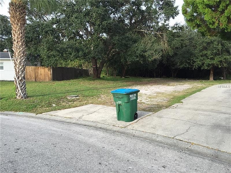 2nd image of 137 Avenue N