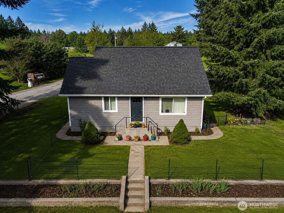 1st image of 866 NW Karkainen Lane