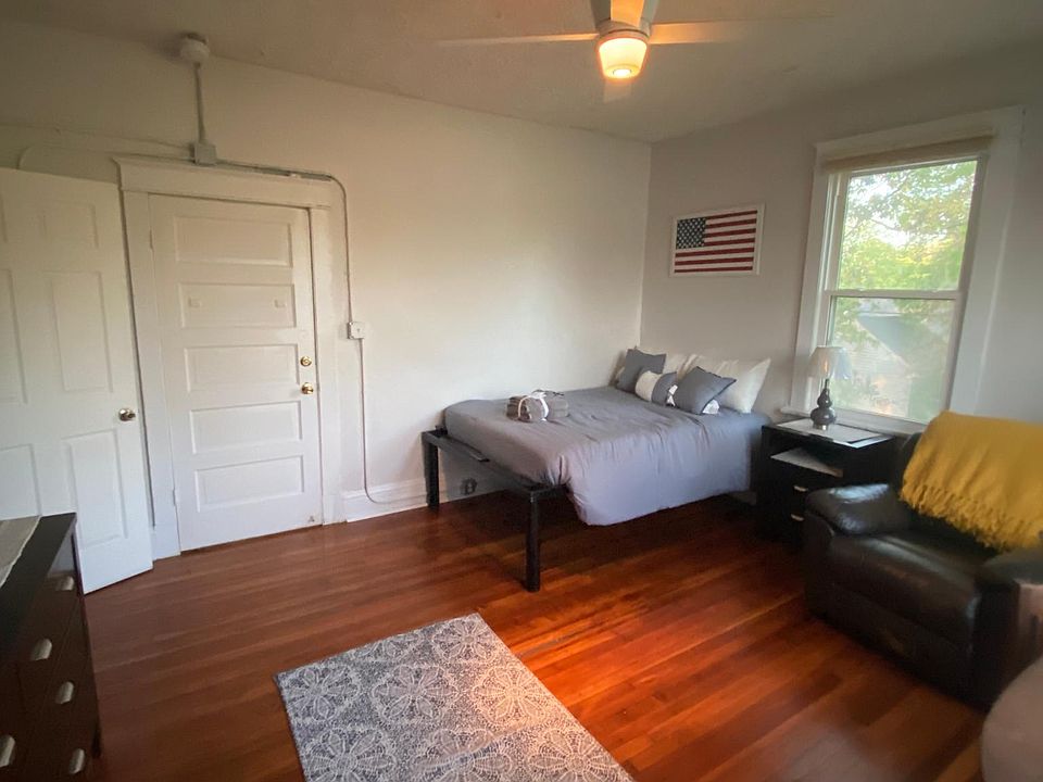 1st image of 315 Cedar Ln #B