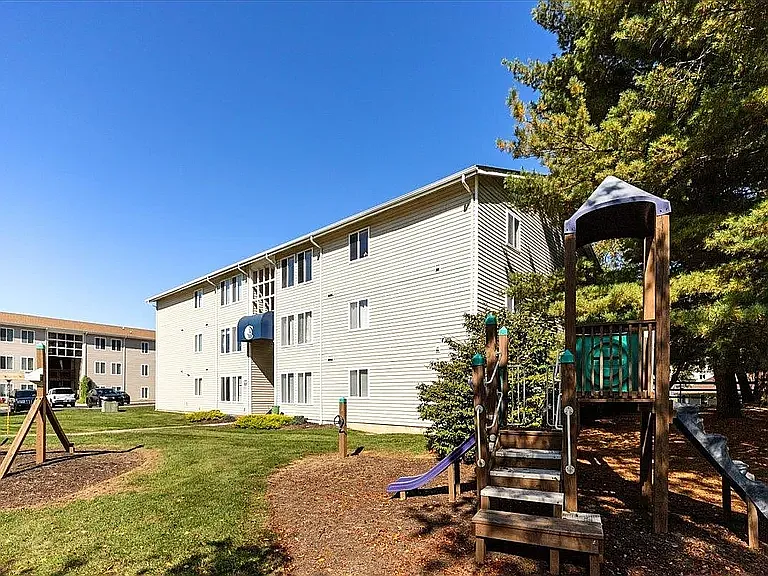 1780 Liberty Ln #C32 — Photo 2