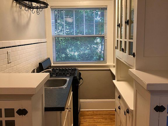 5th image of 1703 Ashland Ave APT 3