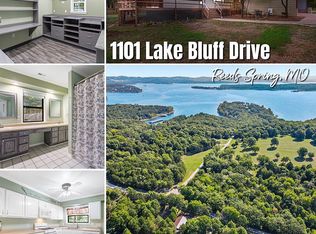 1101 Lake Bluff Dr, Reeds Spring, MO 65737