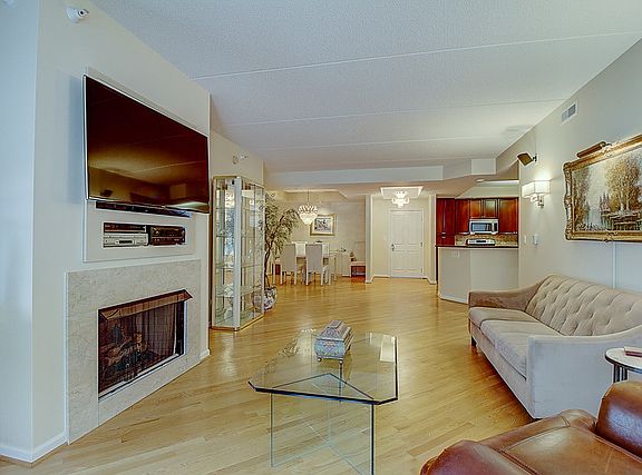 5th image of 405 Village Grn Unit 209