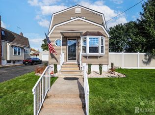 88 Cleveland Ave, Parlin, NJ 08859
