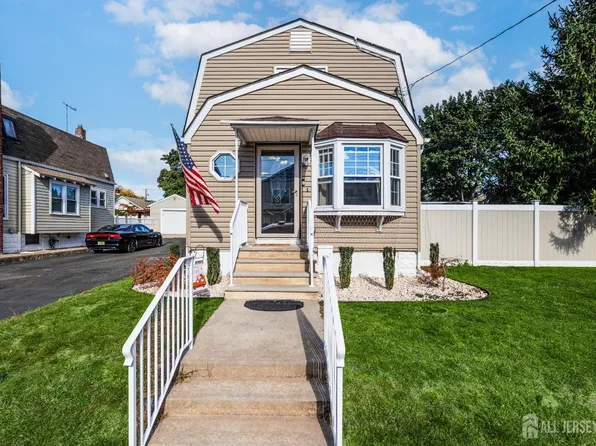 88 Cleveland Ave, Parlin, NJ 08859