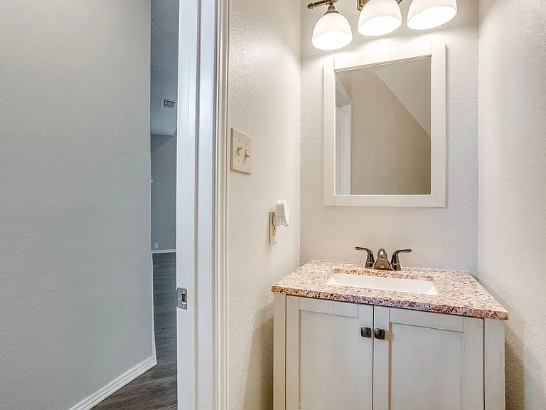 2701 Clovermeadow Dr — Photo 16