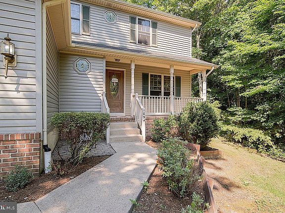 2nd image of 1094 Oakland Dr