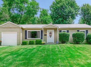 8009 Reeds Rd, Prairie Village, KS 66208