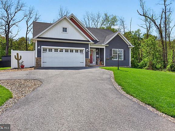 2nd image of 124 Lobell Rd