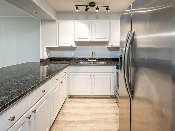 5th image of 1872 Phillippi Shores Dr #4B