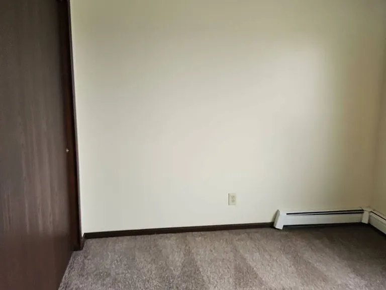 9823 Slee Rd — Photo 11