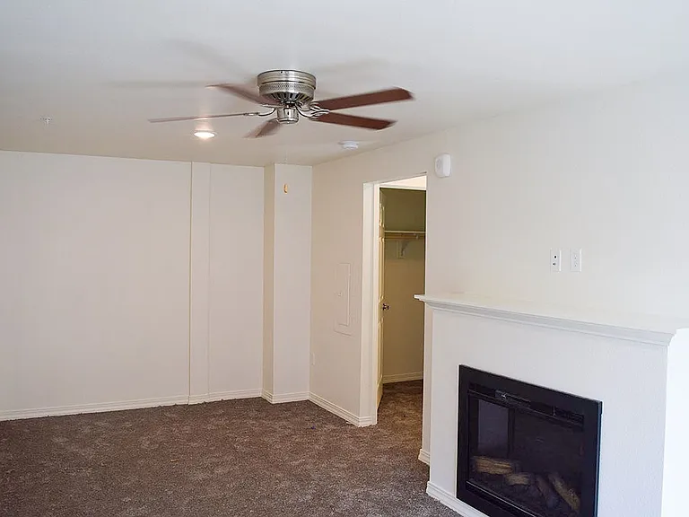 5120 N Lombard St — Photo 36