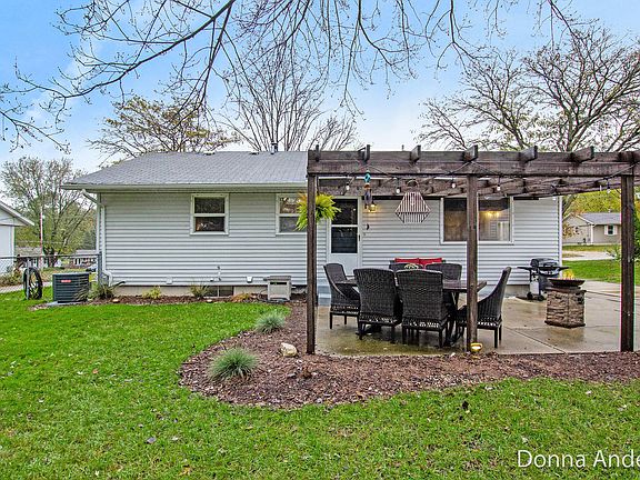 5th image of 147 Lincoln Ct NE