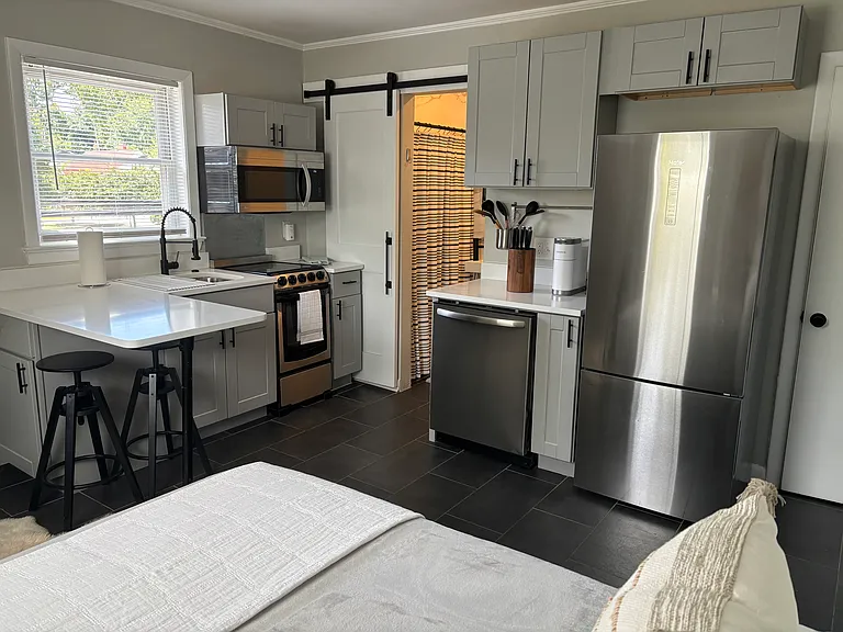 615 Guilford Ave #4 — Photo 5