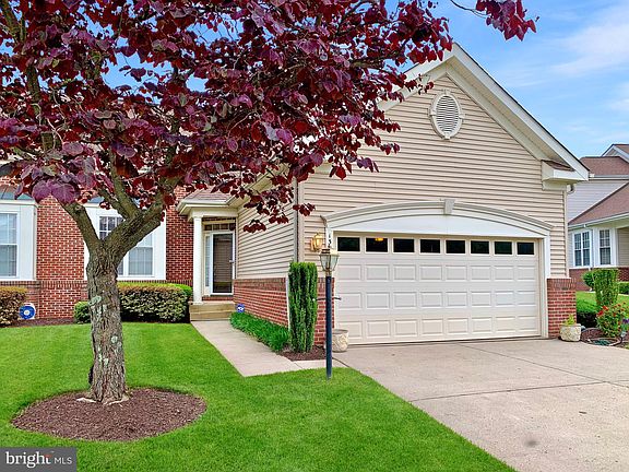 2nd image of 13927 Chelmsford Dr
