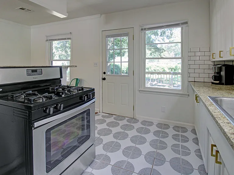 1529 E 45th Pl — Photo 11