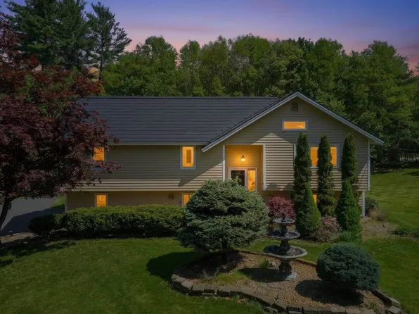 54 Schaefer Circle, Hudson, NH 03051