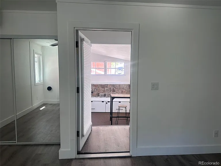 608 5th St #B — Photo 8