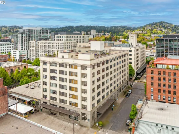 1314 NW Irving St APT 306, Portland, OR 97209