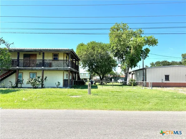 516 N Byers Dr, Pt O Connor, TX 77982