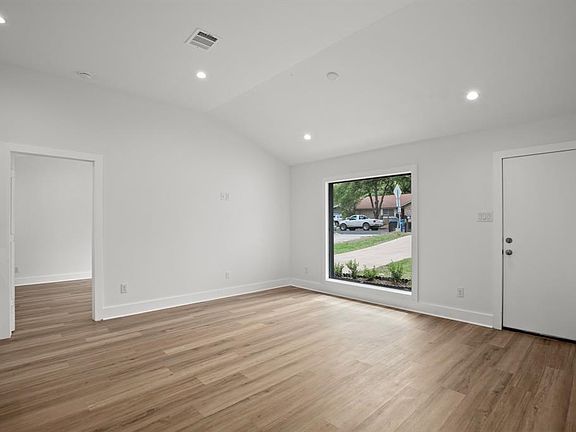 3rd image of 3402 Catalina Dr
