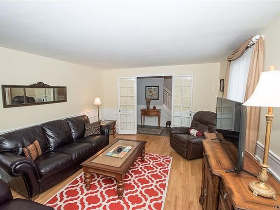 4th image of 177 Valley Green Dr