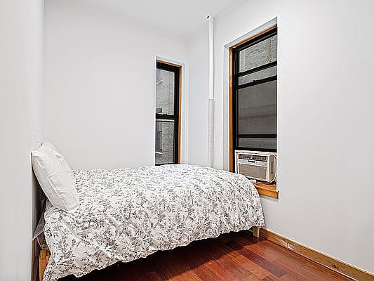 5th image of 527 E 12th St APT E6