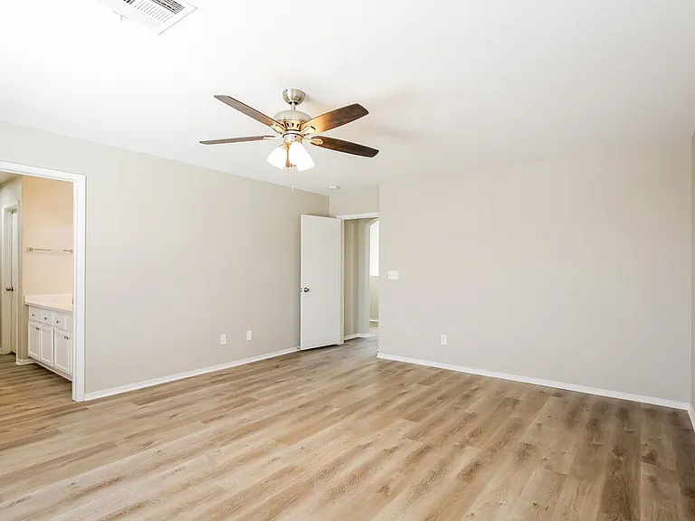 4944 Sapphire Light St — Photo 14