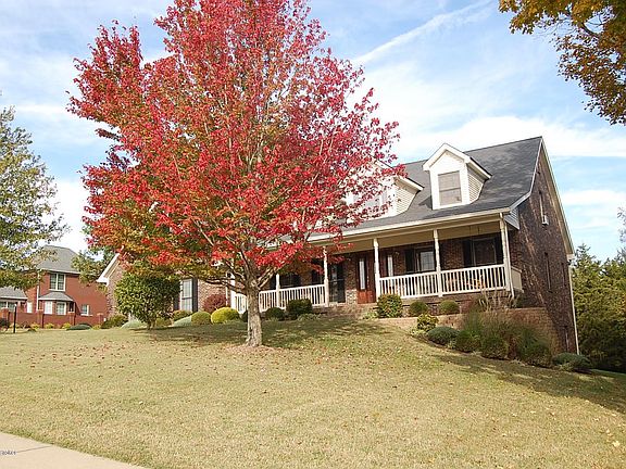 3rd image of 124 Oak Leaf Ct