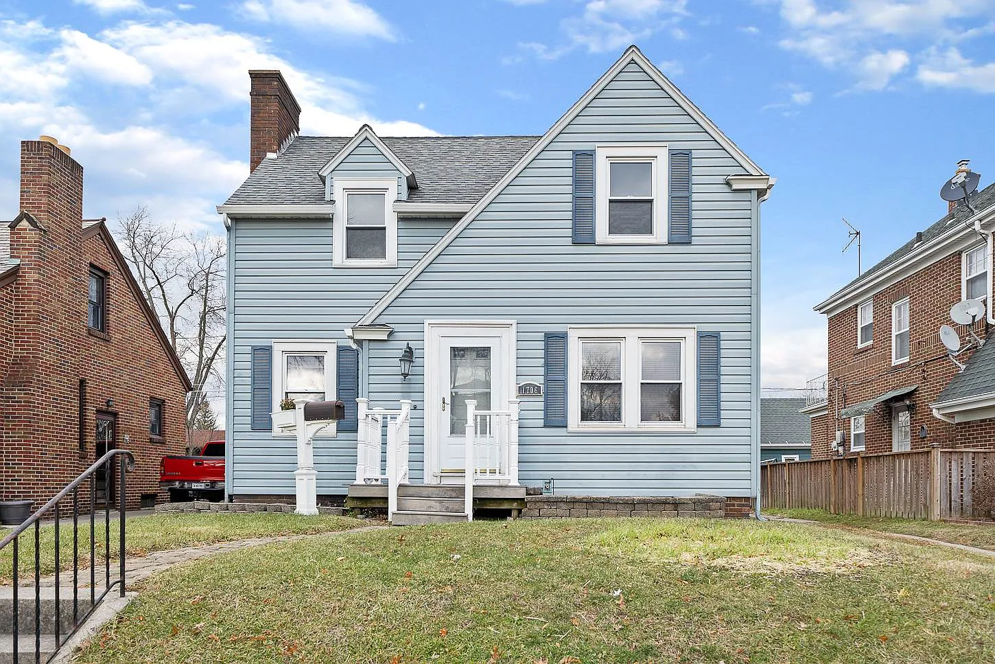 1706 Clover Ln photo 1