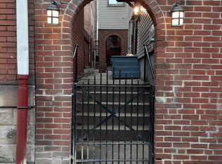 606 Avery St #1, Pittsburgh, PA 15212